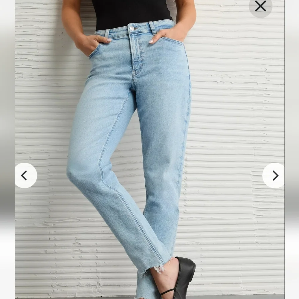 American Eagle Super High Rise Skylight Stretch Mom Jeans Size 00 Short - Picture 2 of 10